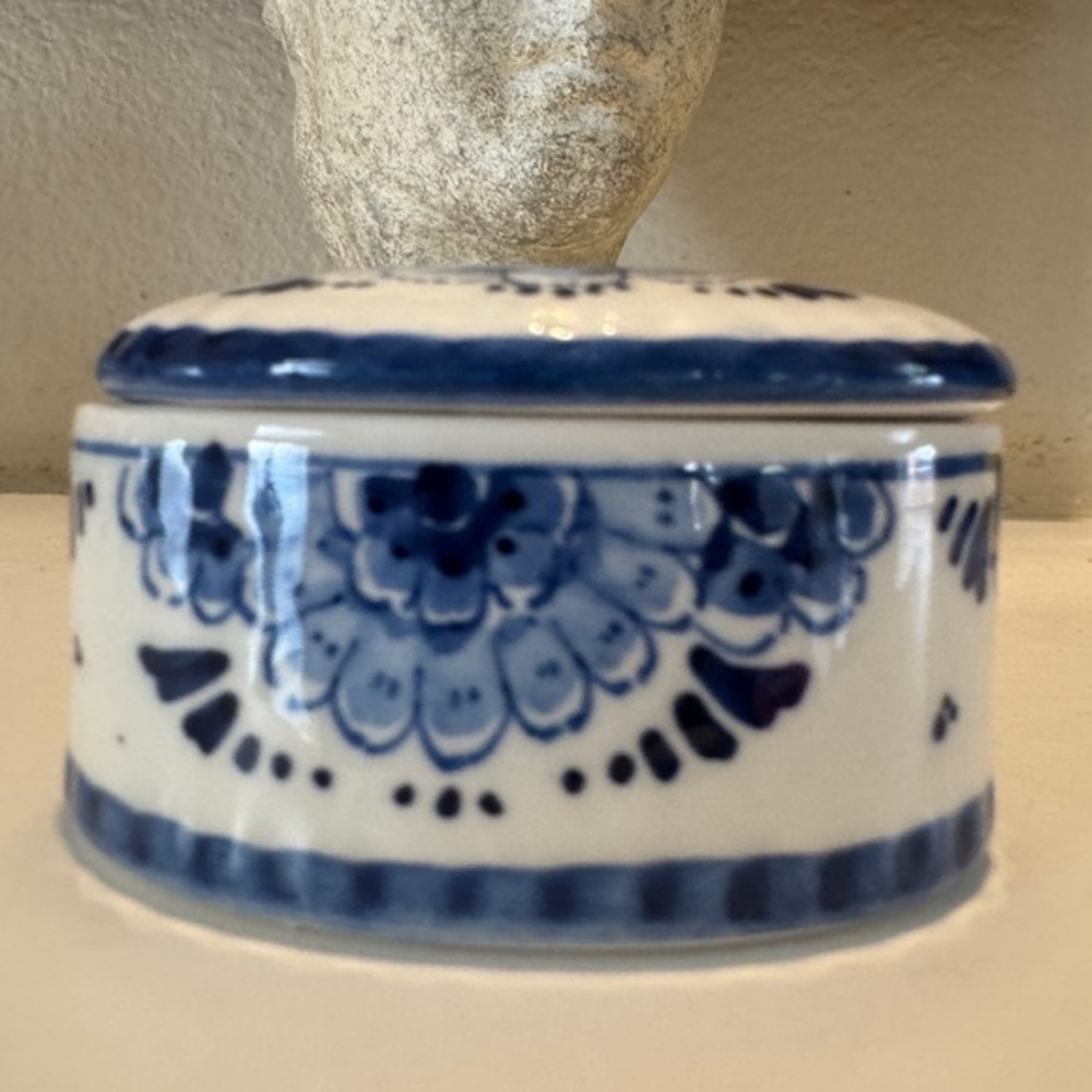 Vintage Delft‎ Blue Hand-Painted Ceramic Trinket Box – Holland